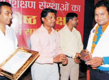 Ravindra Sen ( HOD.) Winner - Best Faculty & Best Institution National Seminar - Danik Bhaskar - PE & RS (Udaipur)